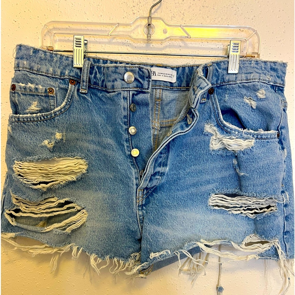 Zara shorts‎